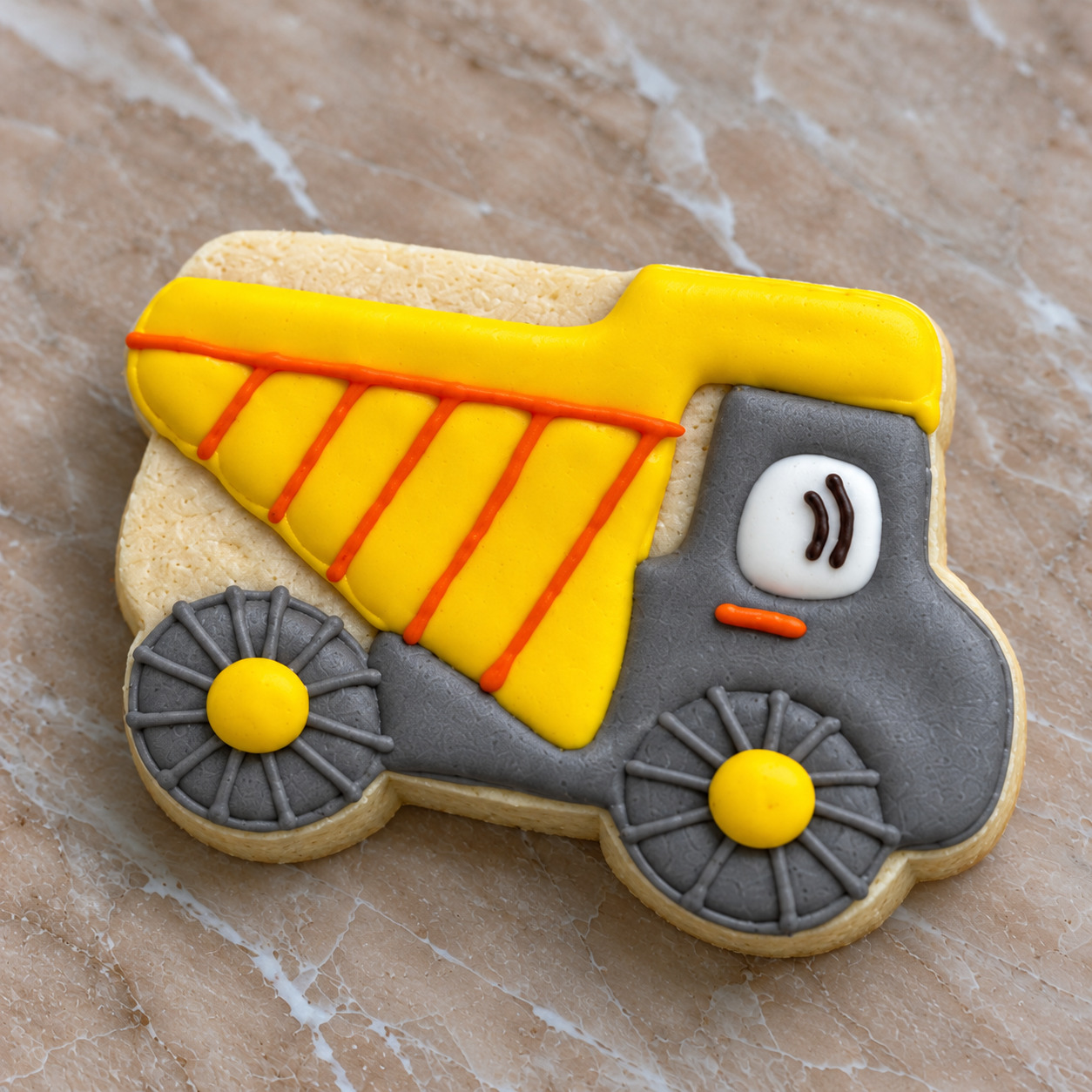Sarı İş Makineleri Partisi royal icing kurabiye seti detay 4